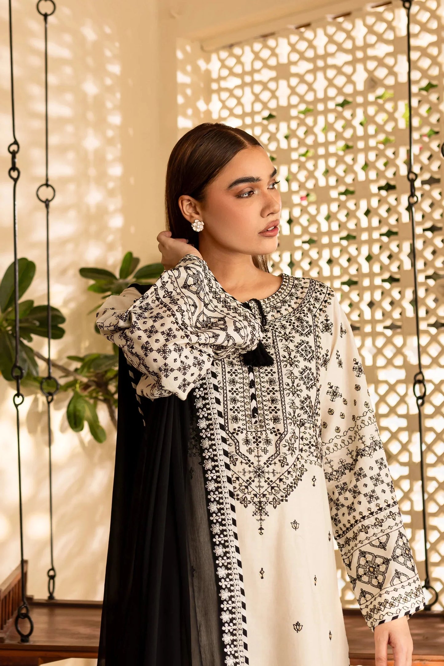 ARFA EMBROIDERED 3-PIECE Stitched Dress.