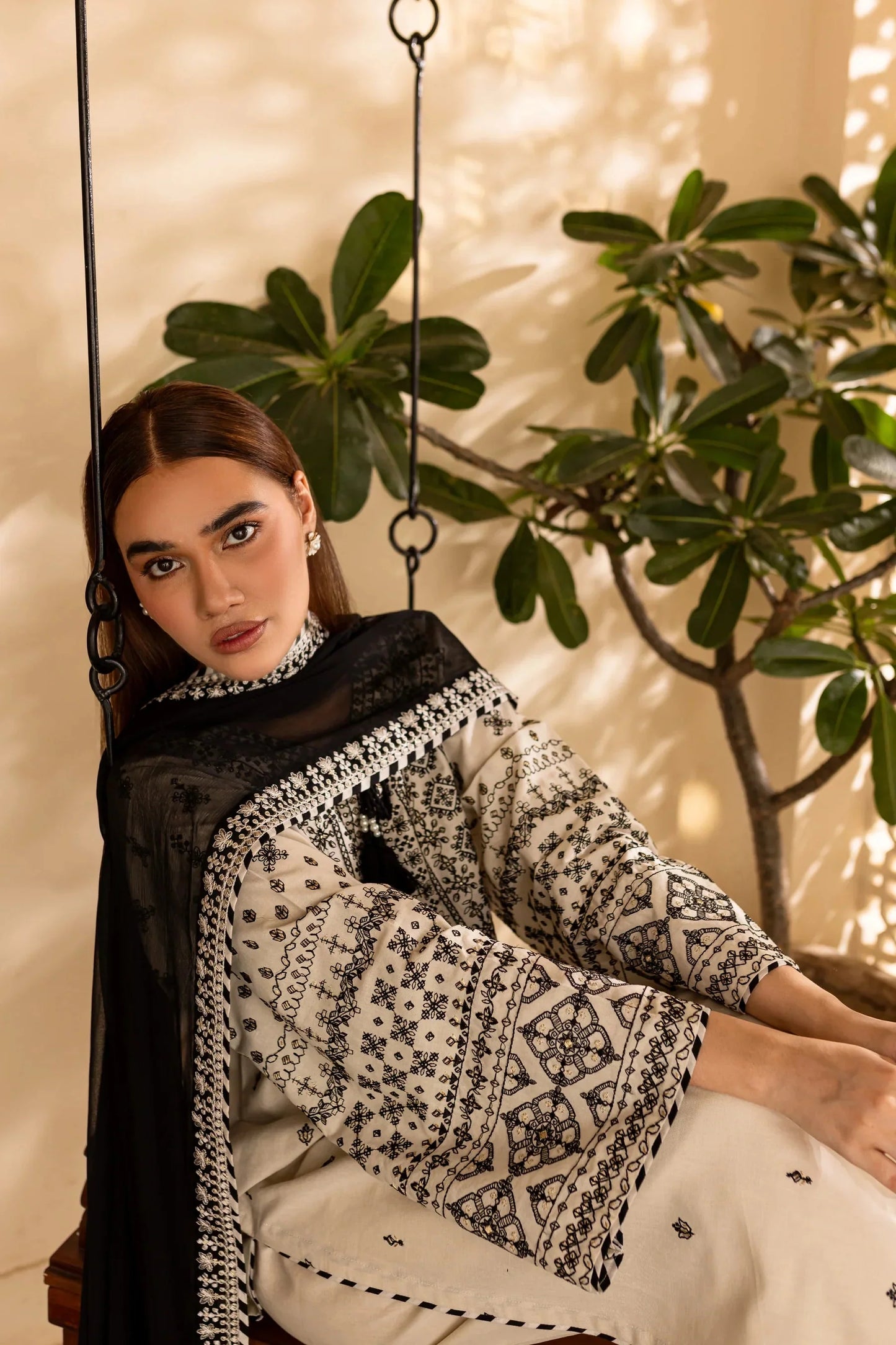 ARFA EMBROIDERED 3-PIECE Stitched Dress.