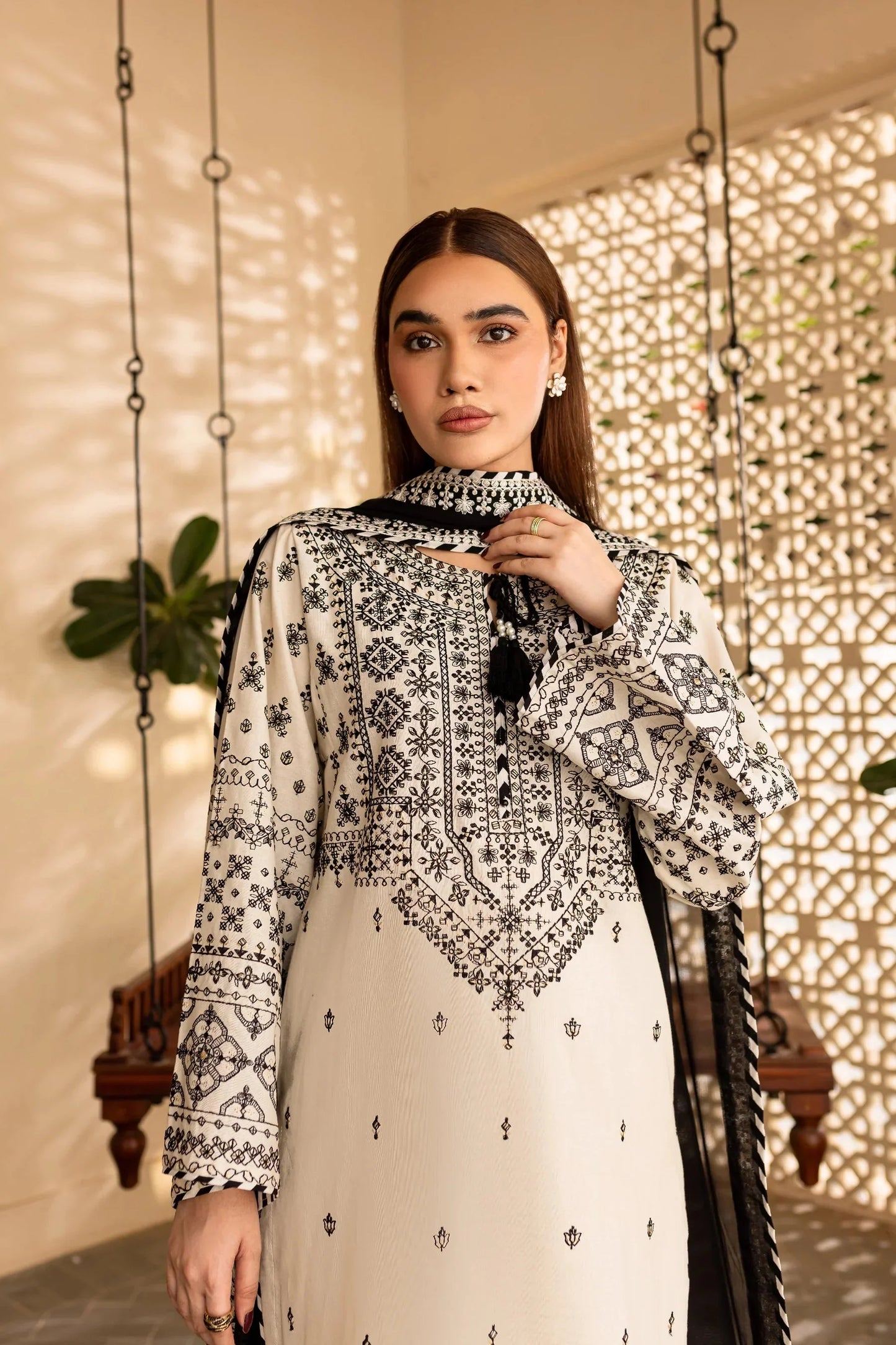ARFA EMBROIDERED 3-PIECE Stitched Dress.