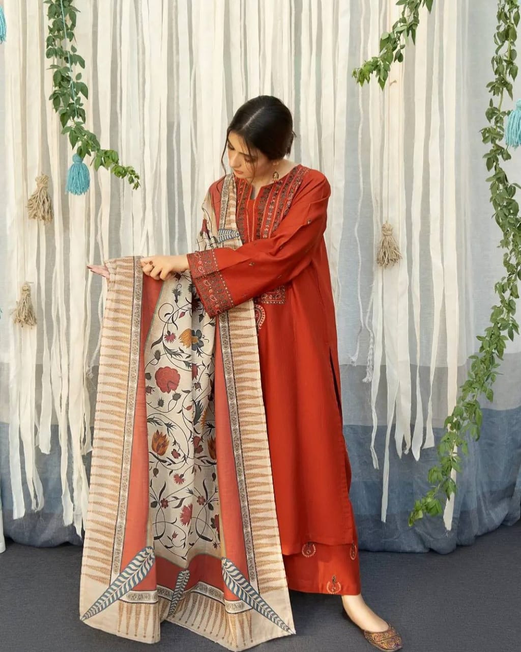 MAH E ROOH SPECIAL AYAT- 3PC EMBROIDERED WITH DIGITAL SHAWL