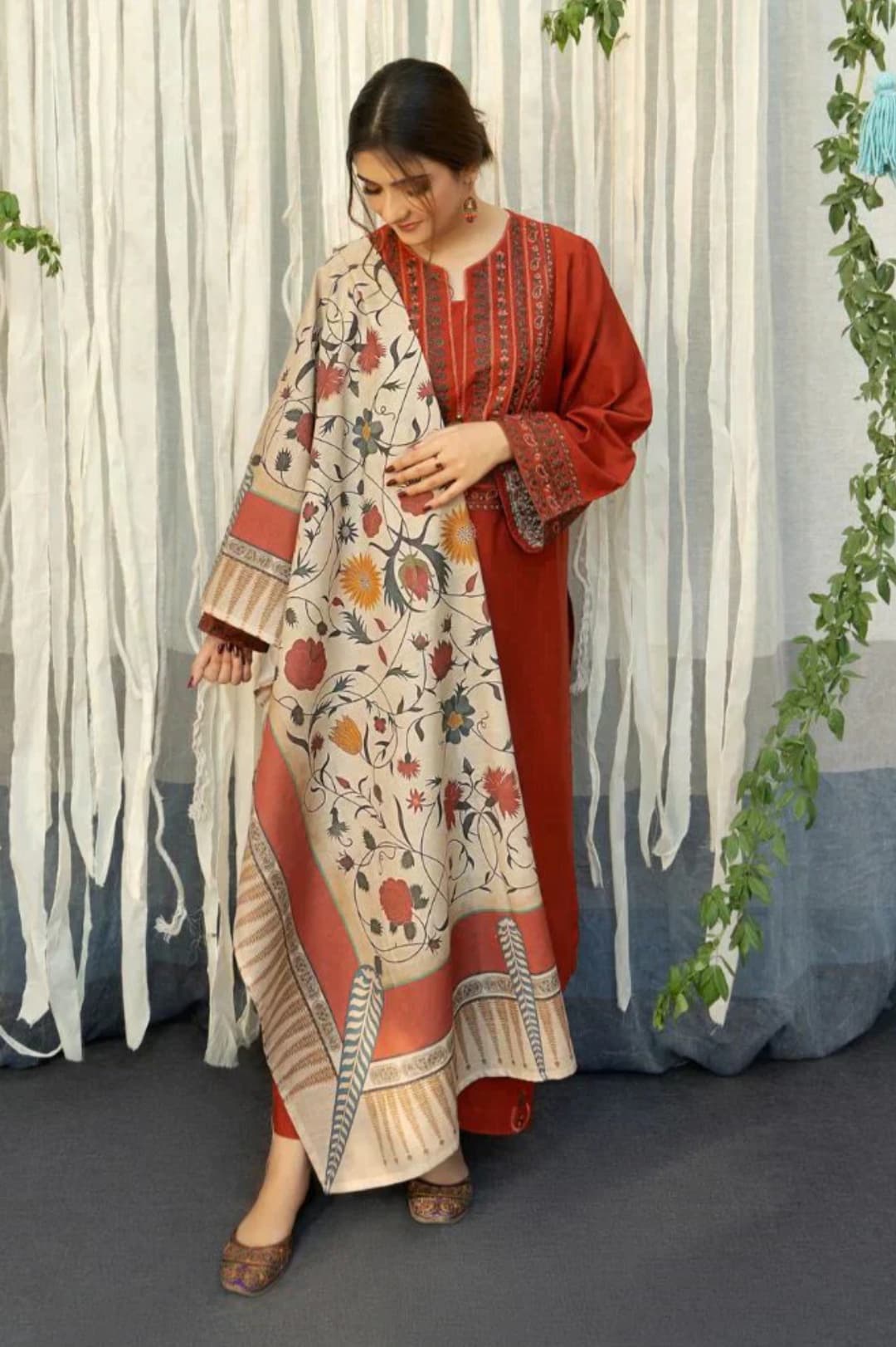 MAH E ROOH SPECIAL AYAT- 3PC EMBROIDERED WITH DIGITAL SHAWL
