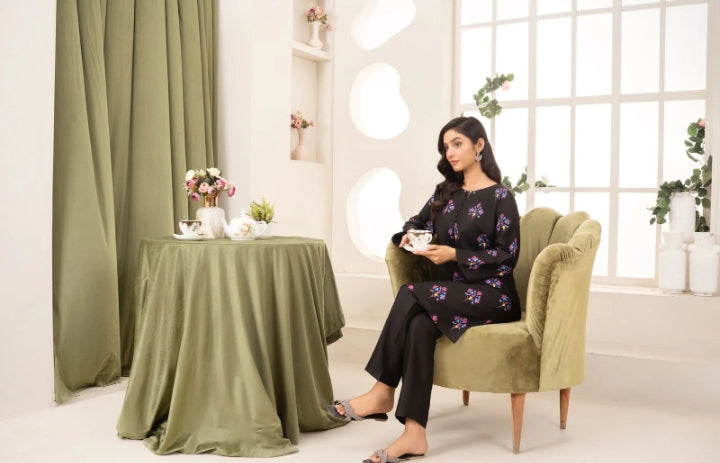 Meer Embroidery Co-Ords – 2-Piece Luxury Set